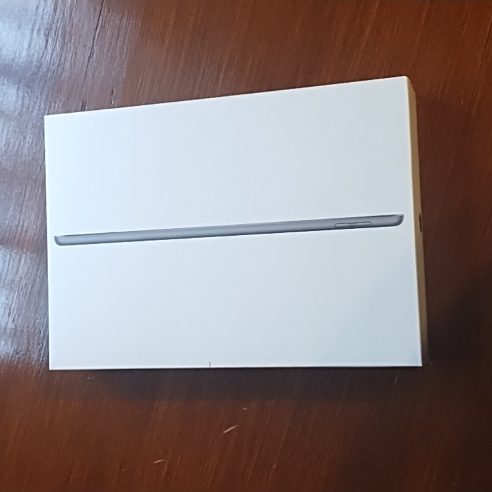 Apple iPad box